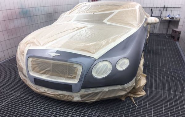 Bentley Basislack gespritzt