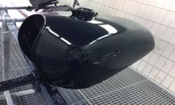 Motorrad Tank fertig lackiert