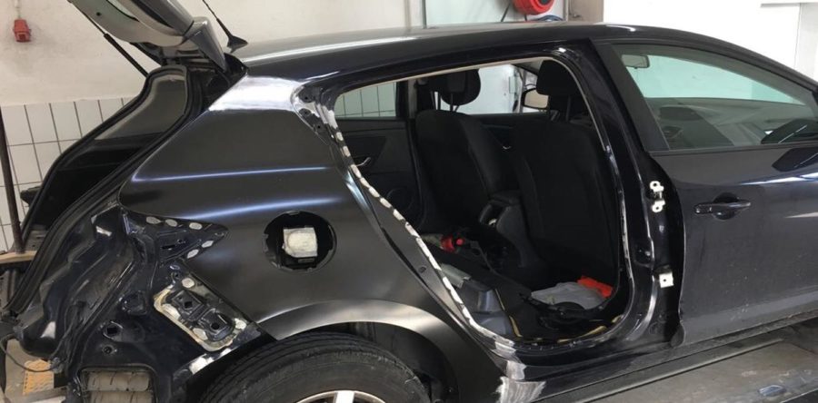 Renault Seitenteil repariert